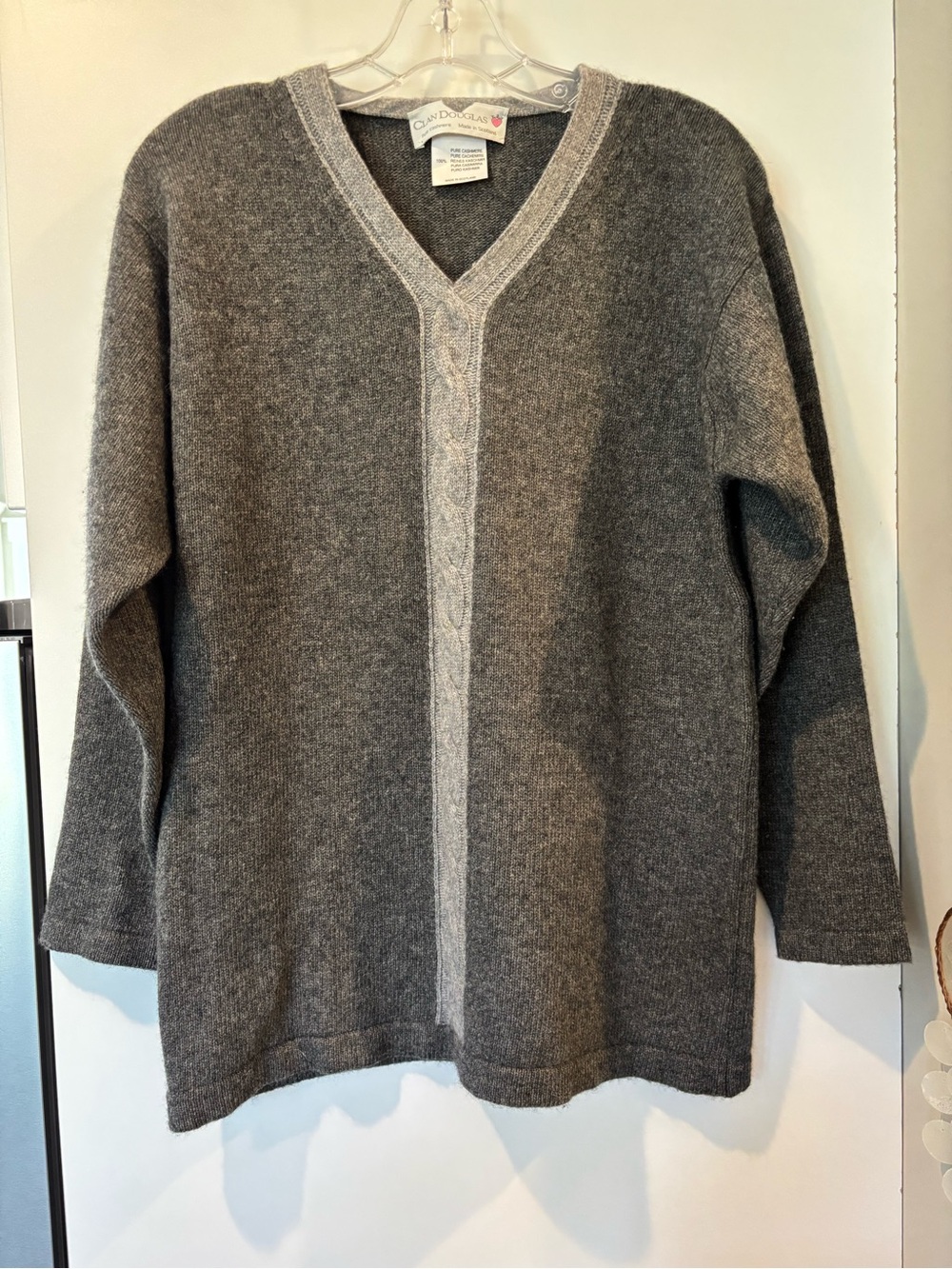 Gorgeous Clan Douglas 100% Cashmere women’s sweater new without tags!!